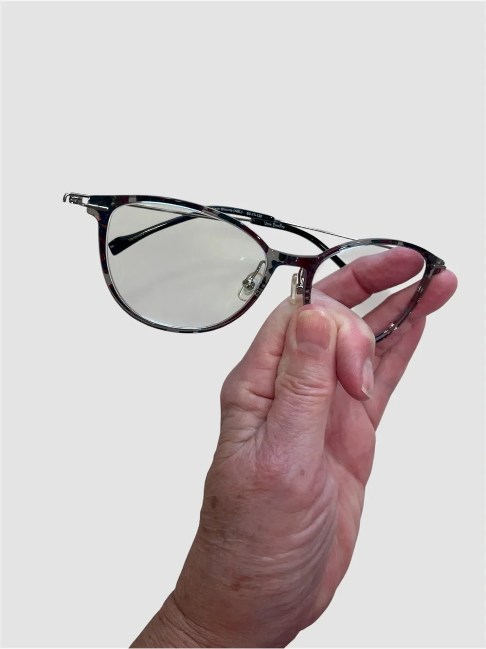 Vera Bradley Eyeglasses Bordeaux Blooms Clamshell Hard Shell Eyeglass